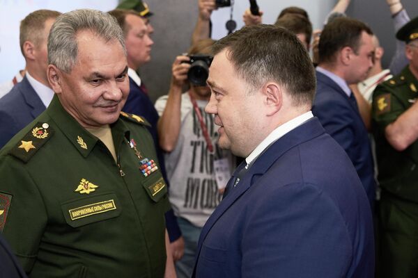 Министр обороны России Сергей Шойгу посетил стенд Промсвязьбанка Министр обороны России Сергей Шойгу посетил стенд Промсвязьбанка