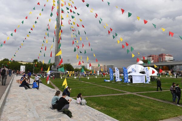 Посетители на фестивале науки и технологий Geek Picnic 2019 Жить вечно/Immortality Посетители на фестивале науки и технологий Geek Picnic 2019 Жить вечно/Immortality