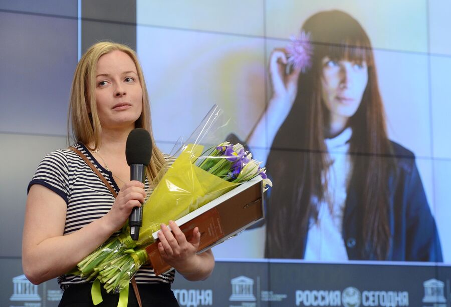 Обладатель Гран-при Международного конкурса фотожурналистики имени Андрея Стенина Елена Аносова Обладатель Гран-при Международного конкурса фотожурналистики имени Андрея Стенина Елена Аносова