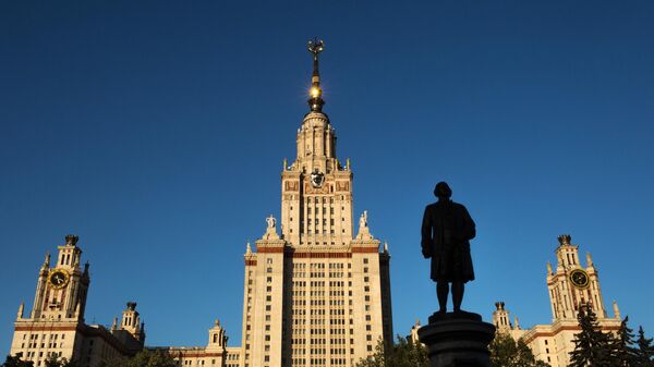 Сдавшая ЕГЭ в восемь лет девочка собралась закончить МГУ за два года