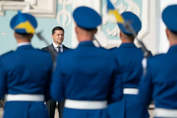 Президент Украины Владмир Зеленский на праздновании Дня Государственного флага Украины в Киеве. 23 августа 2019 Президент Украины Владмир Зеленский на праздновании Дня Государственного флага Украины в Киеве. 23 августа 2019