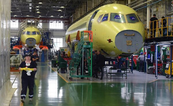 Цех сборки фюзеляжей самолетов Sukhoi Superjet 100 на заводе имени Гагарина в Комсомольске-на-Амуре Цех сборки фюзеляжей самолетов Sukhoi Superjet 100 на заводе имени Гагарина в Комсомольске-на-Амуре