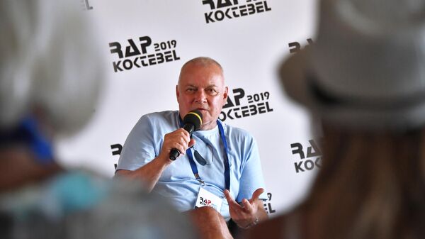 Основатель фестиваля Rap Koktebel, генеральный директор МИА Россия сегодня Дмитрий Киселев на пресс-конференции, посвященной открытию фестиваля Rap Koktebel – 2019 в Крыму Основатель фестиваля Rap Koktebel, генеральный директор МИА Россия сегодня Дмитрий Киселев на пресс-конференции, посвященной открытию фестиваля Rap Koktebel – 2019 в Крыму