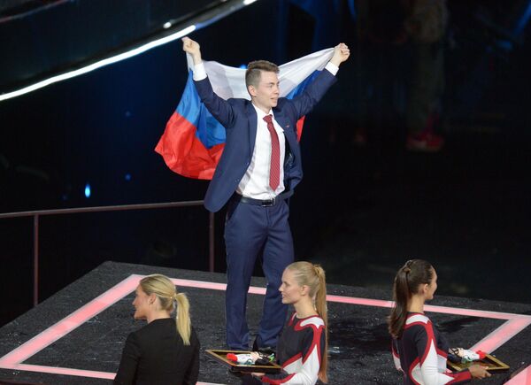 Айдар Минеев, завоевавший золотую медаль на церемонии награждения победителей WorldSkills в компетенции Изготовление прототипов в рамках 45-го Мирового чемпионата по профессиональному мастерству WorldSkills Kazan 2019 в Казани Айдар Минеев, завоевавший золотую медаль на церемонии награждения победителей WorldSkills в компетенции Изготовление прототипов в рамках 45-го Мирового чемпионата по профессиональному мастерству WorldSkills Kazan 2019 в Казани