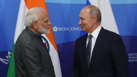 Президент России Владимир Путин и премьер-министр Индии Нарендра Моди на V Восточном экономическом форуме Президент России Владимир Путин и премьер-министр Индии Нарендра Моди на V Восточном экономическом форуме