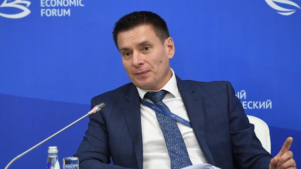 Генеральный директор АО Российский экспортный центр Андрей Слепнев на сессии Цифровая трансформация международной торговли: электронная коммерция и не только в рамках V Восточного экономического форума во Владивостоке Генеральный директор АО Российский экспортный центр Андрей Слепнев на сессии Цифровая трансформация международной торговли: электронная коммерция и не только в рамках V Восточного экономического форума во Владивостоке