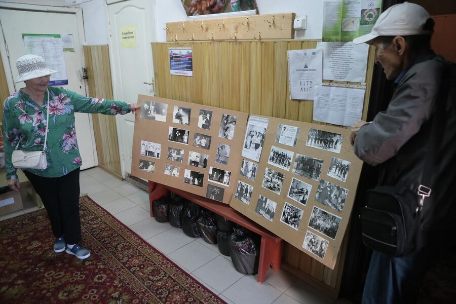 Татьяна Головчинер с супругом показывают фотографии советских лет Татьяна Головчинер с супругом показывают фотографии советских лет