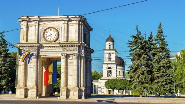 Правительство Молдавии попросило парламент ввести режим ЧС