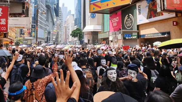 Россиянам рекомендовали избегать людных мест в Гонконге из-за протестов