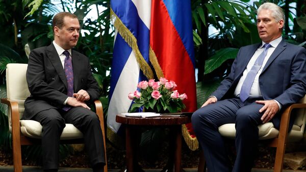 Председатель правительства РФ Дмитрий Медведев и председатель Государственного совета и Совета министров Республики Куба Мигель Диас-Канель Бермудес во время встречи Председатель правительства РФ Дмитрий Медведев и председатель Государственного совета и Совета министров Республики Куба Мигель Диас-Канель Бермудес во время встречи