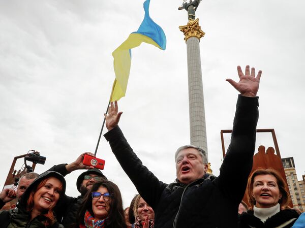 Бывший президент Украины Петр Порошенко принимает участие в митинге против формулы Штайнмайера в Киеве Бывший президент Украины Петр Порошенко принимает участие в митинге против формулы Штайнмайера в Киеве