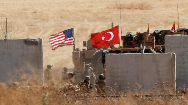 Совместный патруль США и Турции в северной части Сирии Совместный патруль США и Турции в северной части Сирии