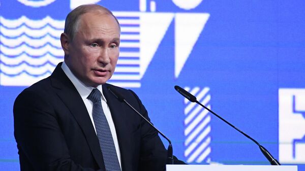 Президент РФ Владимир Путин выступает на пленарном заседании VIII Международного спортивного форума Россия - спортивная держава в Нижнем Новгороде