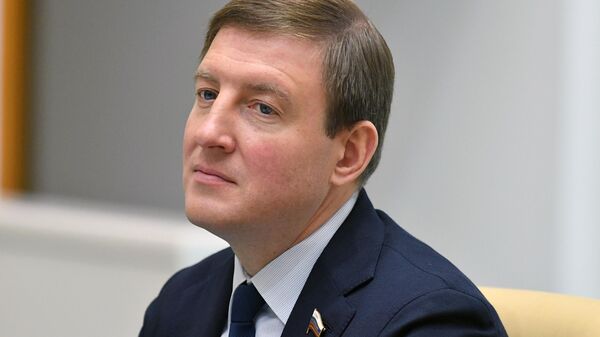 Заместитель председателя Совета Федерации РФ Андрей Турчак на заседании Совета Федерации РФ