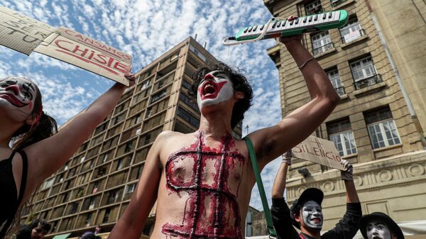 Массовые протесты в Чили Власти Чили исключили возможность введения ЧС на фоне новых протестов