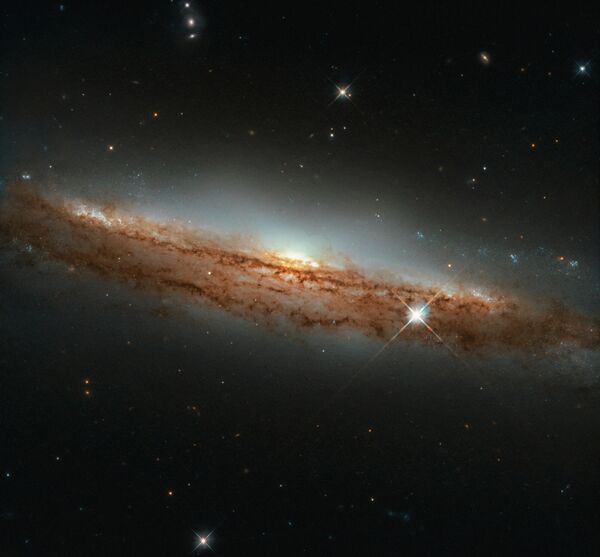 Спиральная галактика NGC 3717 Спиральная галактика NGC 3717