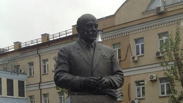 Памятник конструктору Николаю Доллежалю открытый в Москве Памятник конструктору Николаю Доллежалю открытый в Москве