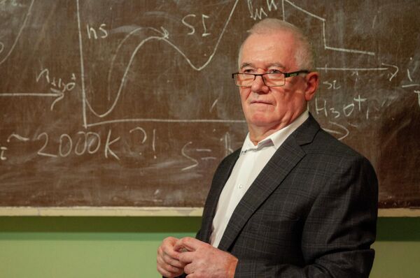 Иван Рыжкин, физик-теоретик, предсказавший суперионное состояние льда Иван Рыжкин, физик-теоретик, предсказавший суперионное состояние льда