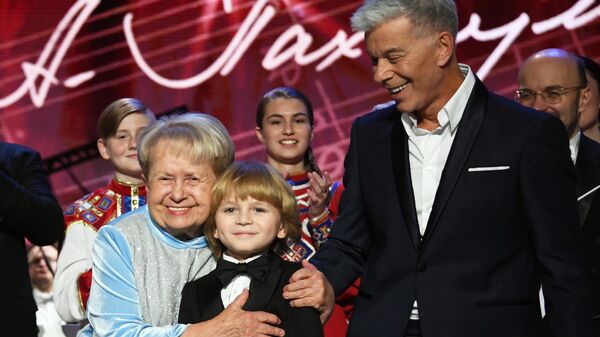 Народная артистка СССР, композитор Александра Пахмутова на концерте в честь своего юбилея на сцене Большого театра России Народная артистка СССР, композитор Александра Пахмутова на концерте в честь своего юбилея на сцене Большого театра России