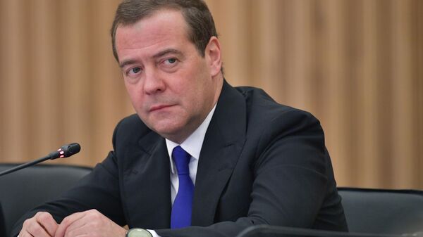 Председатель правительства РФ Дмитрий Медведев во время встречи с деятелями культуры Председатель правительства РФ Дмитрий Медведев во время встречи с деятелями культуры