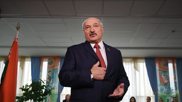 Президент Белоруссии Александр Лукашенко после в голосования на выборах депутатов Палаты представителей Национального собрания Белоруссии Президент Белоруссии Александр Лукашенко после в голосования на выборах депутатов Палаты представителей Национального собрания Белоруссии