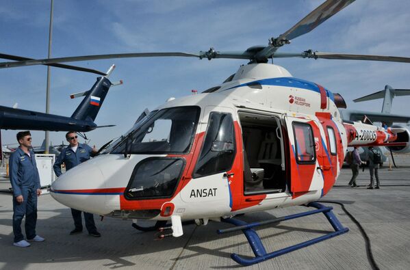 Вертолет Ансат на международном авиасалоне Dubai Airshow 2019 в Дубае Вертолет Ансат на международном авиасалоне Dubai Airshow 2019 в Дубае