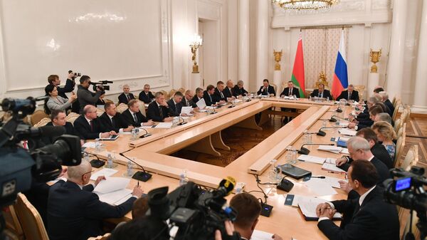 Министр иностранных дел РФ Сергей Лавров и министр иностранных дел Белоруссии Владимир Макей во время совместного заседания коллегий МИД РФ и Белоруссии Министр иностранных дел РФ Сергей Лавров и министр иностранных дел Белоруссии Владимир Макей во время совместного заседания коллегий МИД РФ и Белоруссии