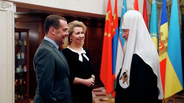 Председатель правительства РФ Дмитрий Медведев, его супруга Светлана Медведева и патриарх Московский и всея Руси Кирилл во время встречи в Храме Христа Спасителя. 20 ноября 2019 Председатель правительства РФ Дмитрий Медведев, его супруга Светлана Медведева и патриарх Московский и всея Руси Кирилл во время встречи в Храме Христа Спасителя. 20 ноября 2019