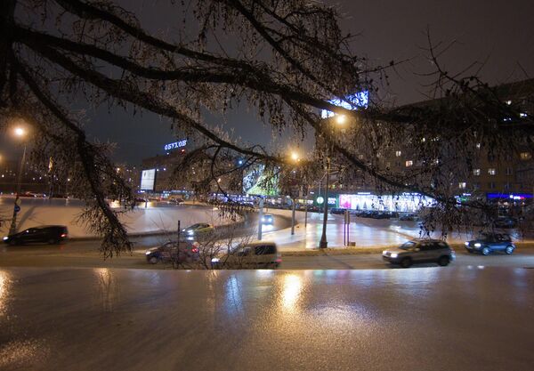 Последствия ледяного дождя в Москве Последствия ледяного дождя в Москве