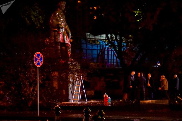 Памятник российскому поэту и дипломату Александру Грибоедову в Ереване, облитый красной краской. 3 декабря 2019 Памятник российскому поэту и дипломату Александру Грибоедову в Ереване, облитый красной краской. 3 декабря 2019