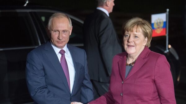 Эксперт предположил, какие темы обсудят Путин и Меркель