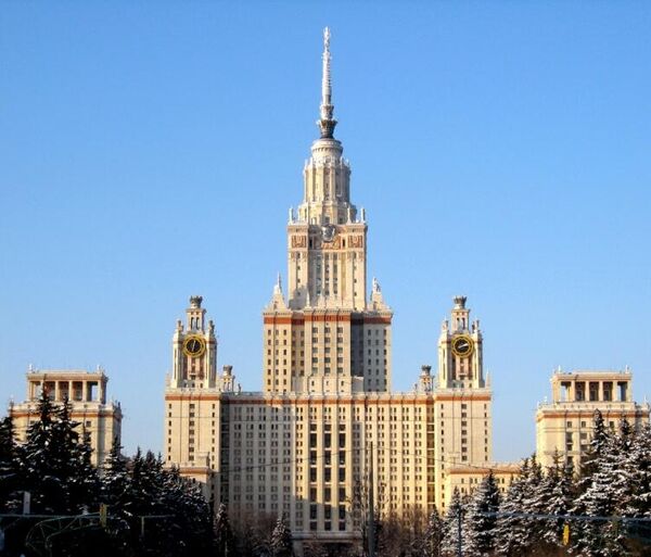 Главное здание МГУ им. М.В. Ломоносова, арх. Л. В. Руднев, С. Е. Чернышёв, П. В. Абросимов, А. Ф. Хряков, 1949-53 гг. Главное здание МГУ им. М.В. Ломоносова, арх. Л. В. Руднев, С. Е. Чернышёв, П. В. Абросимов, А. Ф. Хряков, 1949-53 гг.