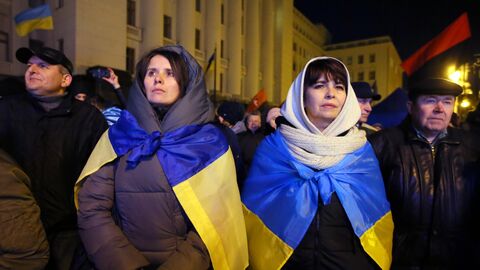 Участники акции протеста возле здания администрации президента Украины в Киеве Участники акции протеста возле здания администрации президента Украины в Киеве