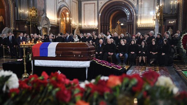 Прощание с бывшим мэром Москвы Юрием Лужковым в храме Христа Спасителя Прощание с бывшим мэром Москвы Юрием Лужковым в храме Христа Спасителя