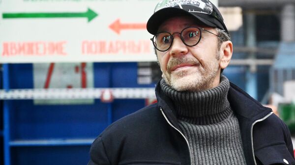 Лидер музыкального коллектива Группировка Ленинград Сергей Шнуров в Волгодонском филиале ЗАО АЭМ-технологии предприятия Атоммаш Лидер музыкального коллектива Группировка Ленинград Сергей Шнуров в Волгодонском филиале ЗАО АЭМ-технологии предприятия Атоммаш