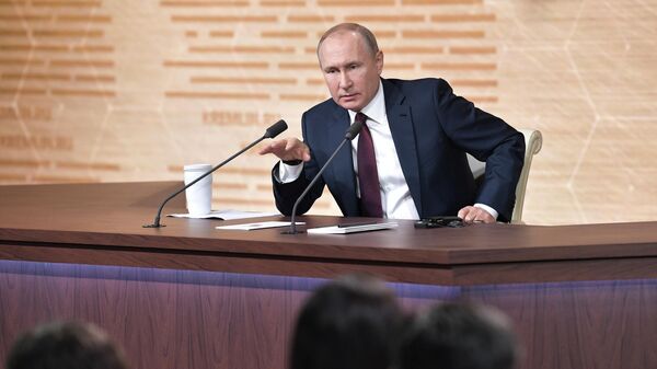Президент РФ Владимир Путин на большой ежегодной пресс-конференции Президент РФ Владимир Путин на большой ежегодной пресс-конференции