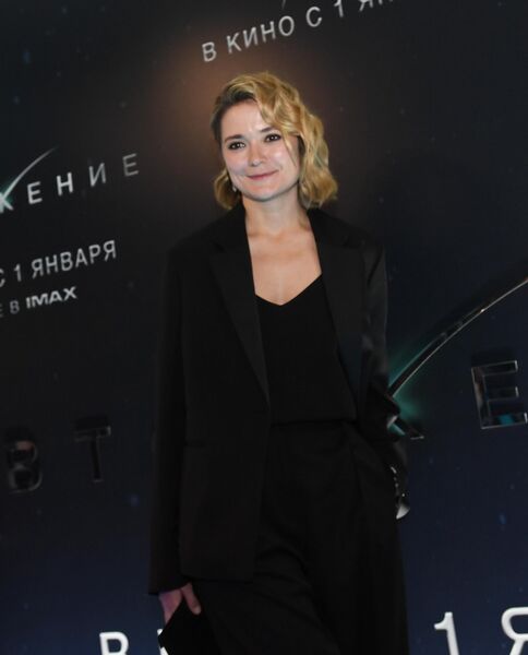 Актриса Надежда Михалкова на премьере фильма Вторжение Актриса Надежда Михалкова на премьере фильма Вторжение