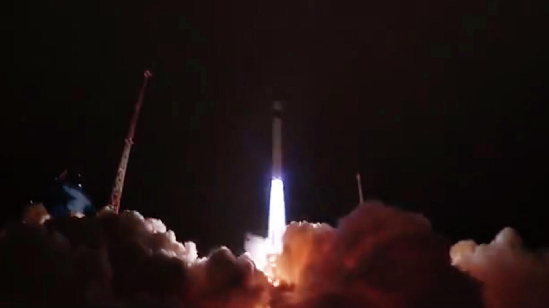 "Роскосмос" создаст еще шесть спутников связи "Гонец-М"