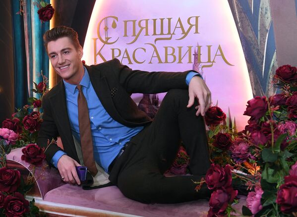 Певец, актер Алексей Воробьев на премьере ледового шоу Спящая красавица. Легенда двух королевств в Москве Певец, актер Алексей Воробьев на премьере ледового шоу Спящая красавица. Легенда двух королевств в Москве