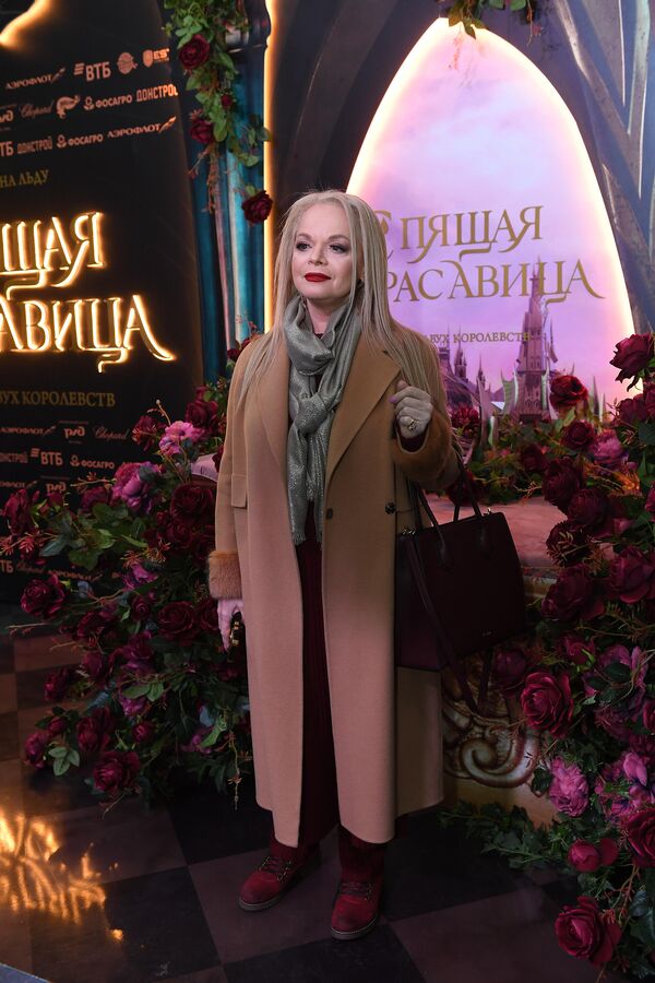 Певица Лариса Долина на премьере ледового шоу Спящая красавица. Легенда двух королевств в Москве Певица Лариса Долина на премьере ледового шоу Спящая красавица. Легенда двух королевств в Москве