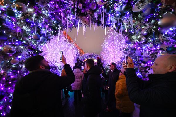Новогоднее украшение центральных улиц Москвы Новогоднее украшение центральных улиц Москвы