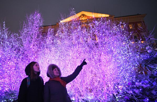 Новогоднее украшение центральных улиц Москвы Новогоднее украшение центральных улиц Москвы