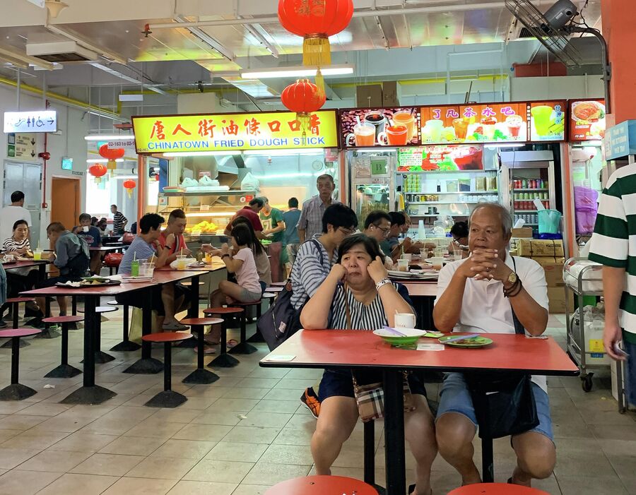 Китайский фудкорт в Чайнатауне Сингапура