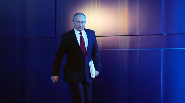 Президент РФ Владимир Путин перед началом ежегодного послания президента РФ Федеральному Собранию Президент РФ Владимир Путин перед началом ежегодного послания президента РФ Федеральному Собранию
