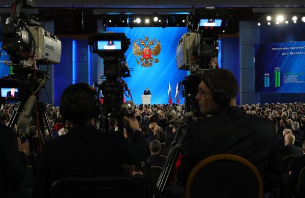 Президент РФ Владимир Путин выступает с ежегодным посланием Федеральному Собранию Президент РФ Владимир Путин выступает с ежегодным посланием Федеральному Собранию