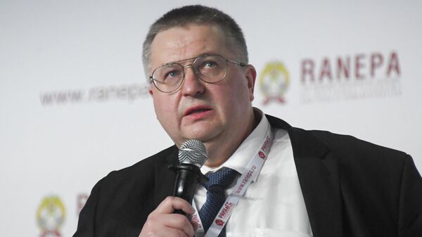 Заместитель руководителя Федеральной налоговой службы РФ Алексей Оверчук на XI Гайдаровском форуме в Москве Заместитель руководителя Федеральной налоговой службы РФ Алексей Оверчук на XI Гайдаровском форуме в Москве