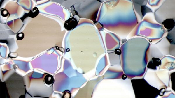 Газовые пузырьки в ледниковом льду содержат воздух древней атмосферы Земли Газовые пузырьки в ледниковом льду содержат воздух древней атмосферы Земли