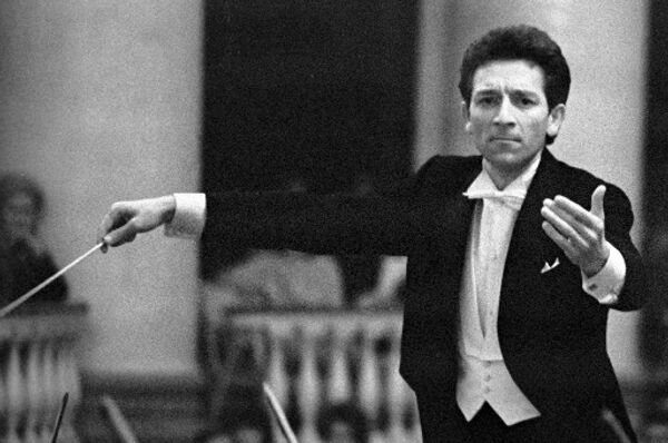 Дирижер Юрий Темирканов. Архивное фото Дирижер Юрий Темирканов. Архивное фото