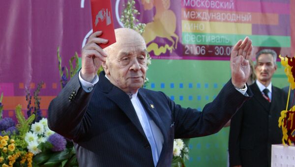 Актер Леонид Броневой на церемонии открытия XXIX Московского международного кинофестиваля Актер Леонид Броневой на церемонии открытия XXIX Московского международного кинофестиваля