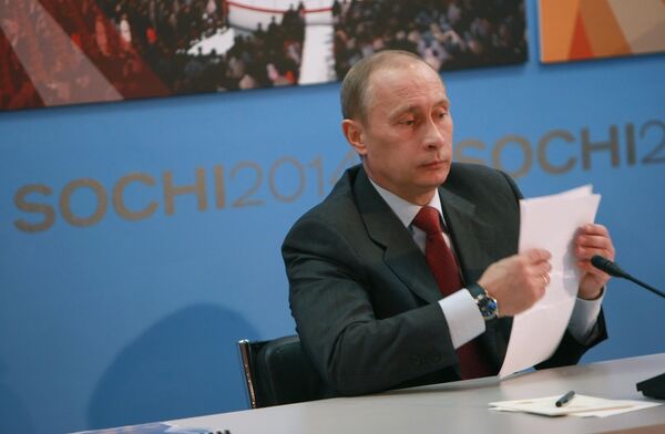 Премьер-министр РФ В. Путин в Едином Информационном Центре Премьер-министр РФ В. Путин в Едином Информационном Центре